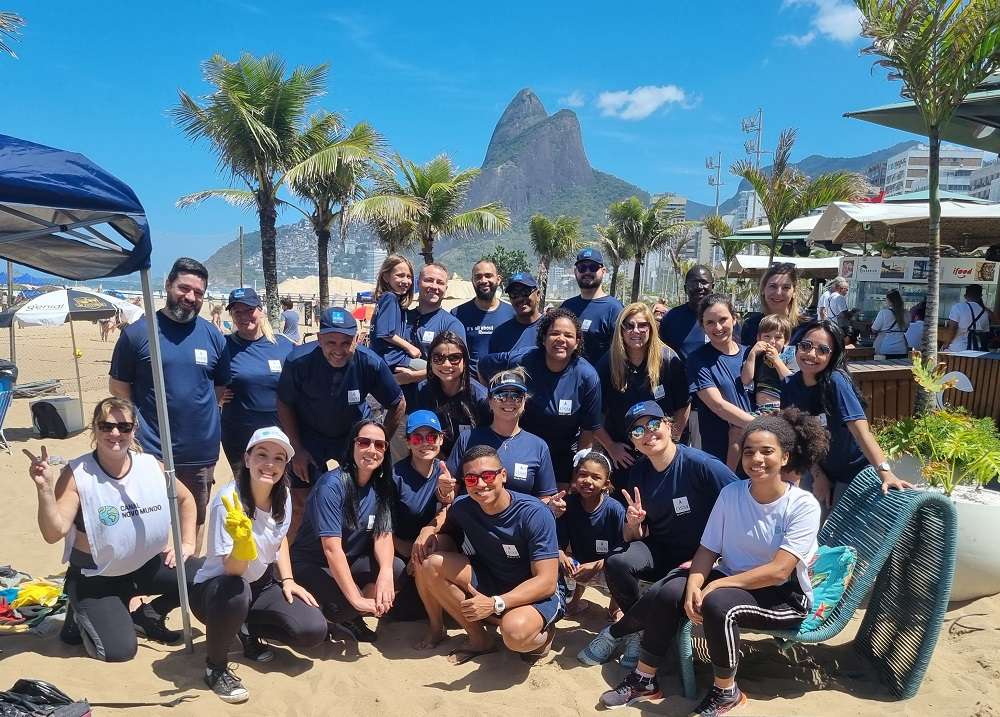 OSM Thome — Osm-brasil-teambuilders-got-together-at-ipanema-beach