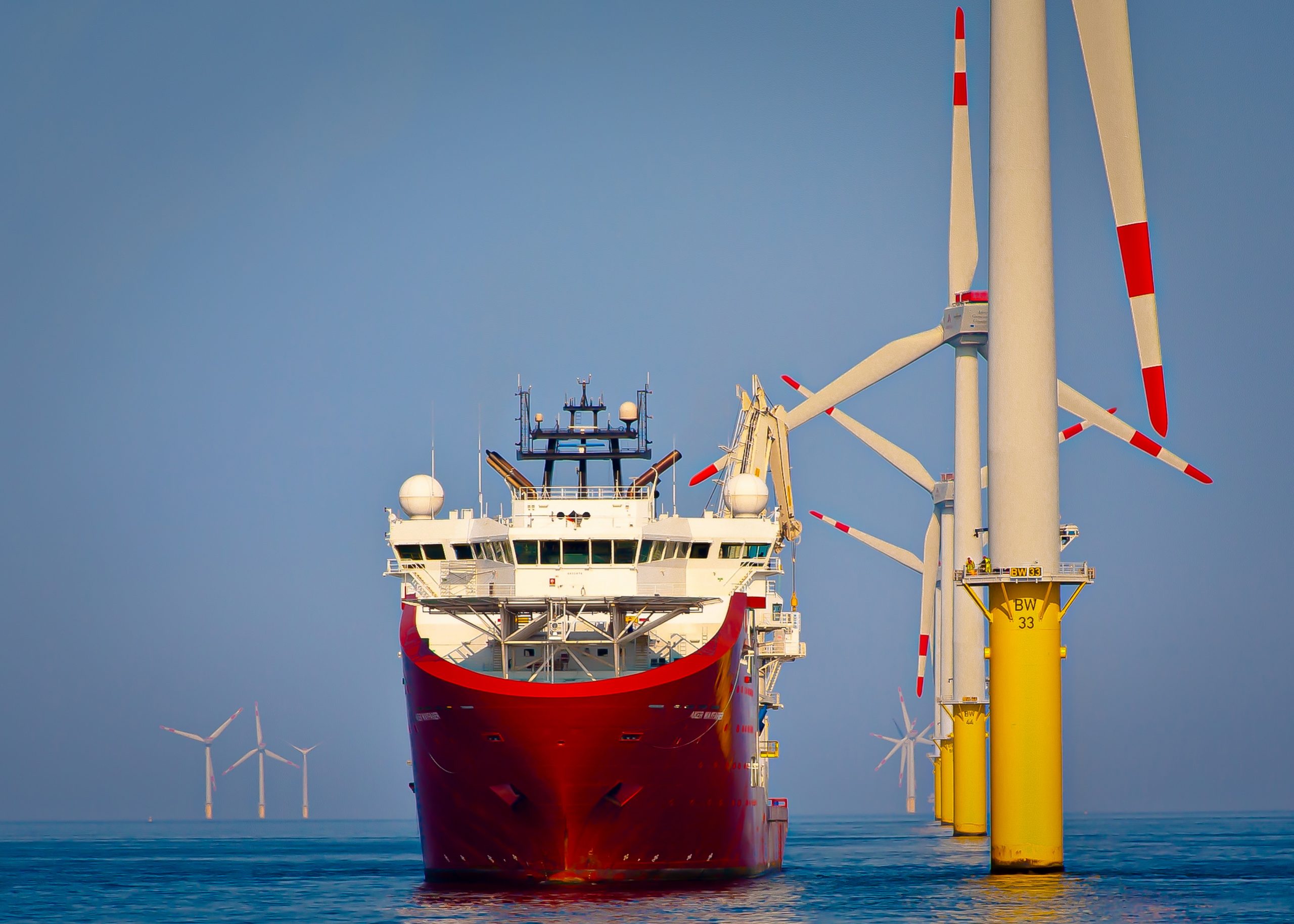 Offshore wind installation vessel highlighting OSM Thome's offshore wind management services